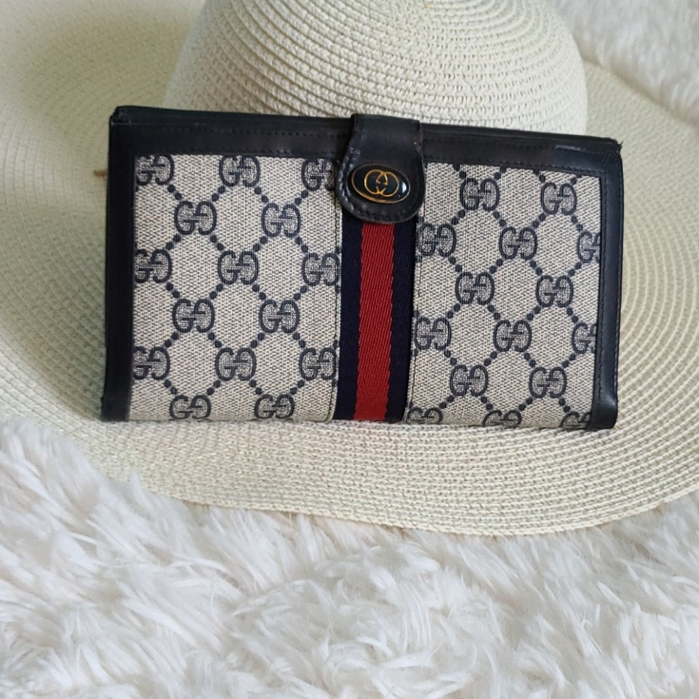 💯Authentic Gucci Wallet with cherryline 🍀